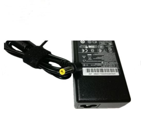 Carregador Adaptador para Notebook Asus 90W 19V 4.74A 5.5 x 2.5 PSXWUKRA
